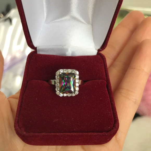 Jewelry - Multicolor Emerald/Mixed-cut Ring - Size 7 (NWOT)